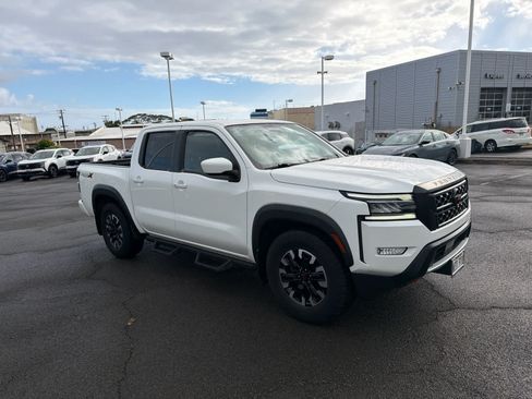 Used 2024 Nissan Frontier Pro-X RWD image 2