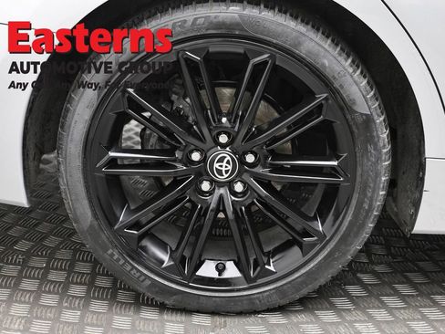 Used 2021 Toyota Avalon XSE image 31