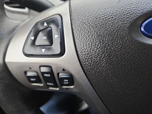 Used 2016 Ford Taurus SEL image 25