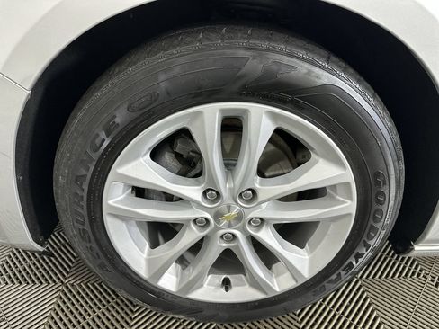 Used 2018 Chevrolet Malibu LT FWD image 33
