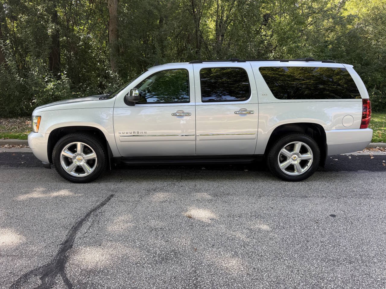 Used 2012 Chevrolet Suburban LTZ AWD/4WD image 2