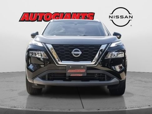Used 2022 Nissan Rogue SV w/ SV Premium Package image 2