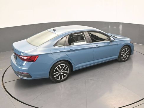 Used 2025 Volkswagen Jetta SE FWD image 44
