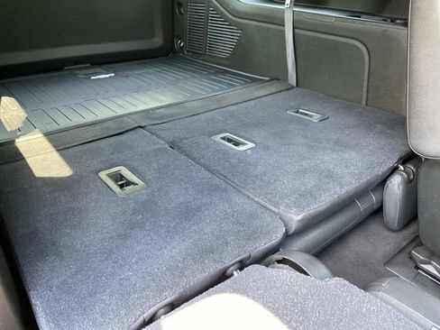 Used 2021 Chevrolet Suburban LT w/ Luxury Package AWD/4WD image 23