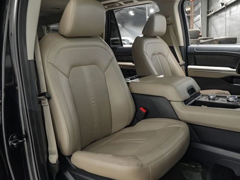 Used 2022 Ford Expedition Max Limited image 32