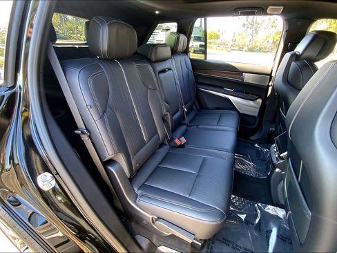 New 2026 Cadillac Vistiq Sport image 30