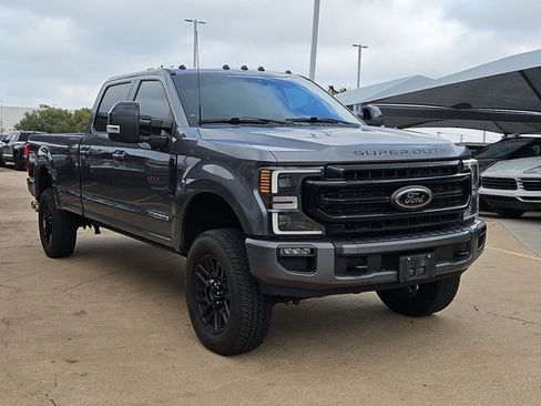 Used 2022 Ford F350 Lariat w/ Black Appearance Package image 3