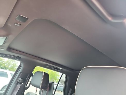 Used 2023 Chevrolet Tahoe Premier w/ Advanced Technology Package AWD/4WD image 30