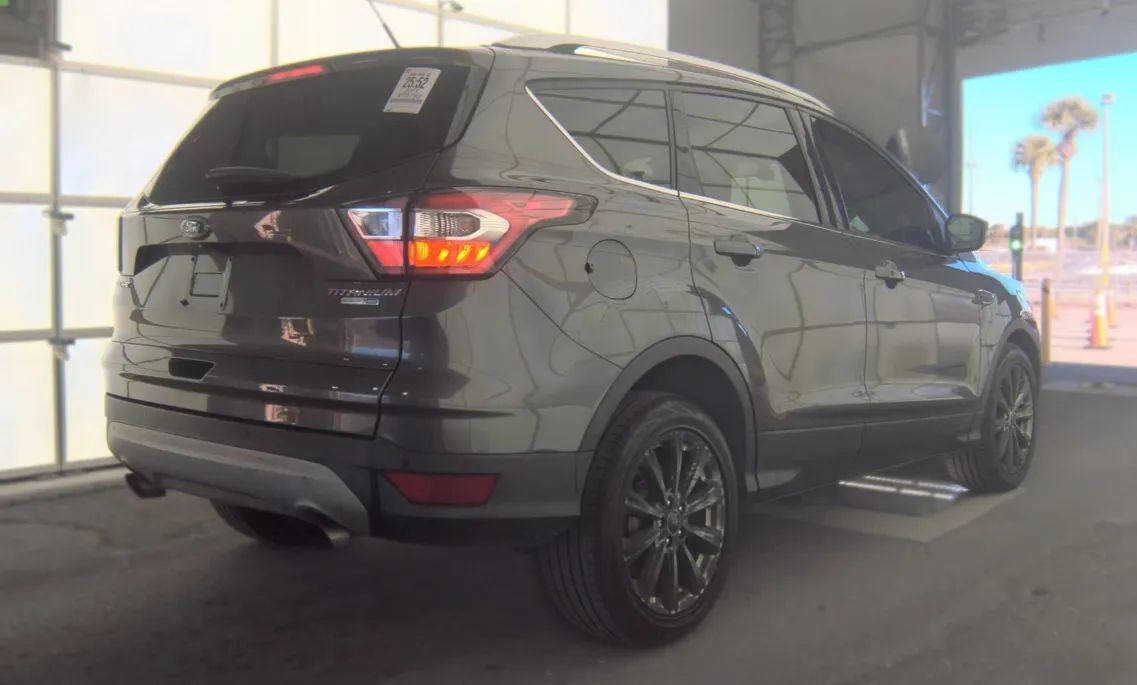 Used 2017 Ford Escape Titanium AWD/4WD image 4