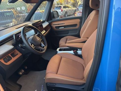 Used 2025 Volkswagen ID. Buzz Pro S image 2