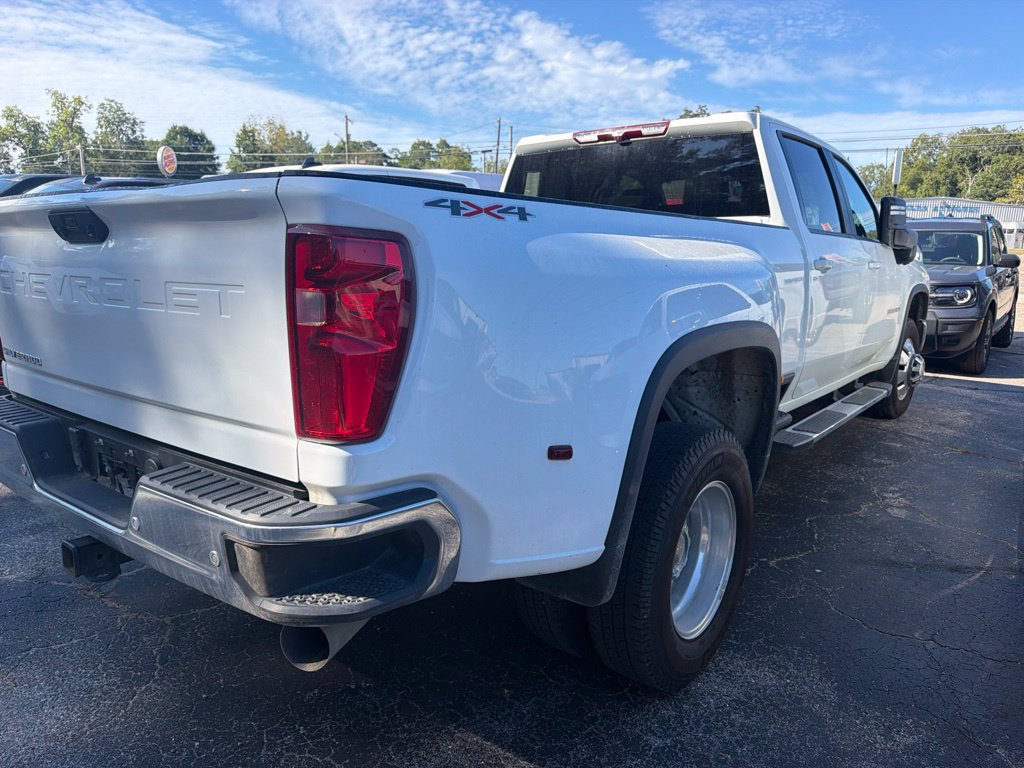 Used 2025 Chevrolet Silverado 3500 LT w/ Safety Package AWD/4WD image 3