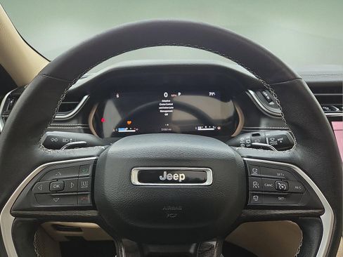 Used 2021 Jeep Grand Cherokee L Limited image 24