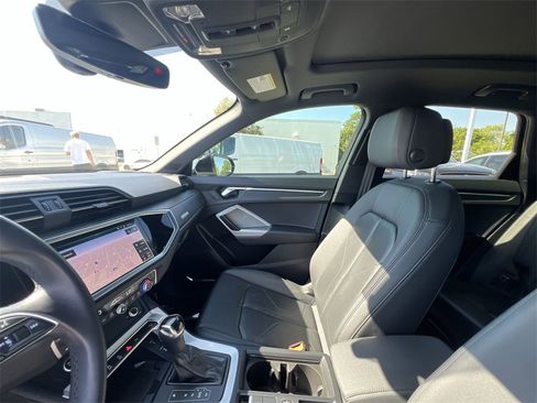 Used 2021 Audi Q3 2.0T Premium Plus w/ Premium Plus Package image 11