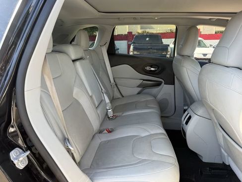 Used 2022 Jeep Cherokee Limited AWD/4WD image 33