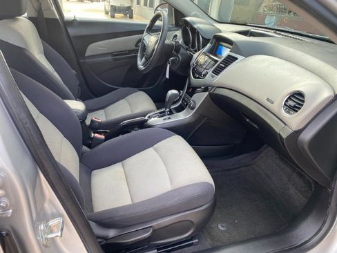 Used 2012 Chevrolet Cruze LS image 16