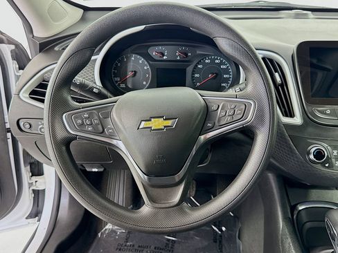 Used 2024 Chevrolet Malibu LT FWD image 11