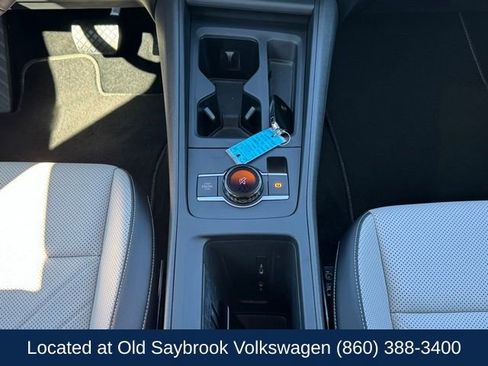 Used 2025 Volkswagen Tiguan SE image 17