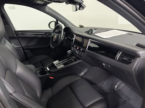 Certified 2026 Porsche Macan AWD/4WD image 15