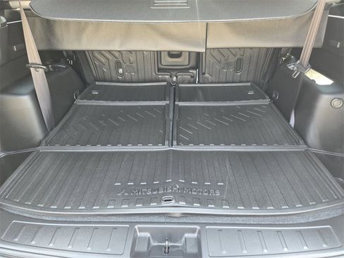 New 2025 Mitsubishi Outlander SE image 21
