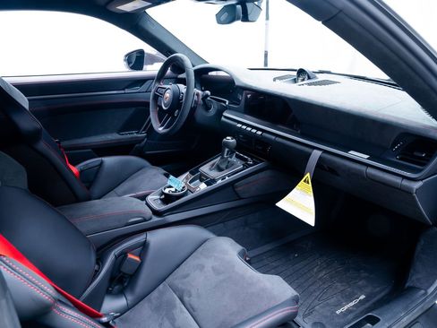 Used 2026 Porsche 911 GT3 RWD image 15
