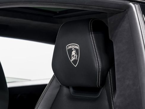 Used 2021 Lamborghini Urus image 20