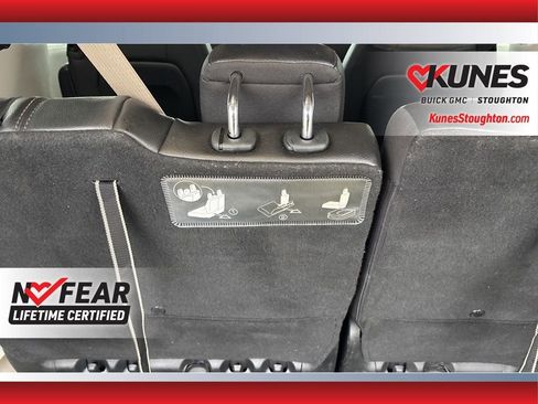 Used 2019 Chrysler Pacifica Touring-L image 28