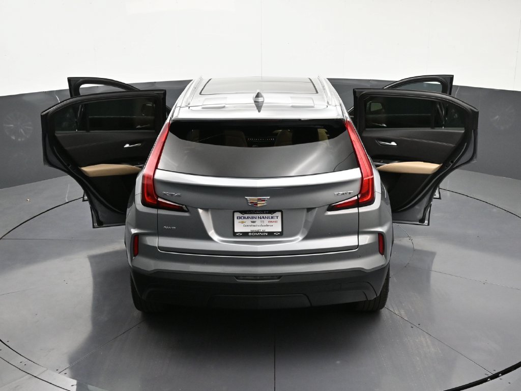Used 2024 Cadillac XT4 Luxury w/ Cold Weather Package AWD/4WD image 36