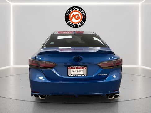 Used 2019 Toyota Camry SE FWD image 4