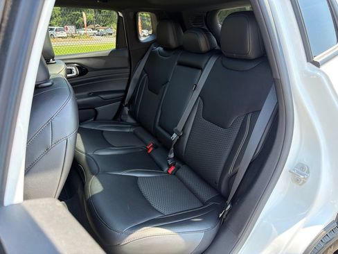 Used 2023 Jeep Compass Latitude w/ Sun and Sound Group AWD/4WD image 20