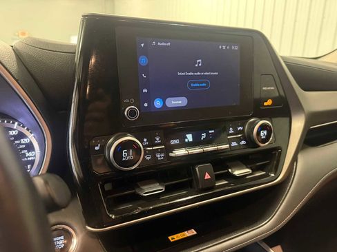 Used 2023 Toyota Highlander XLE image 35