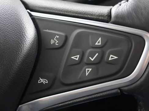 Used 2022 Chevrolet Equinox LT image 12