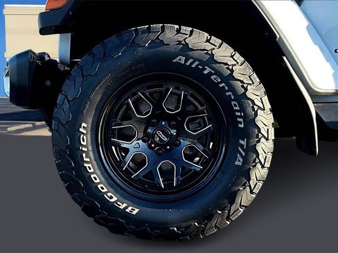 Used 2022 Jeep Gladiator Sport image 35