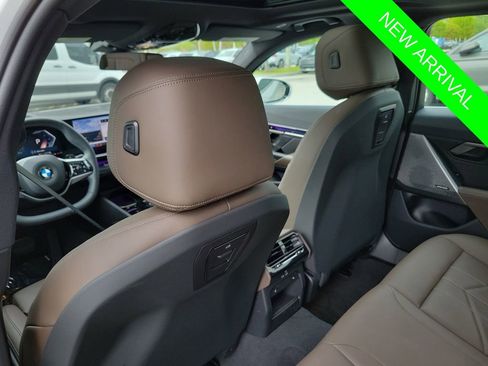 Used 2025 BMW 540i xDrive w/ Premium Package image 25