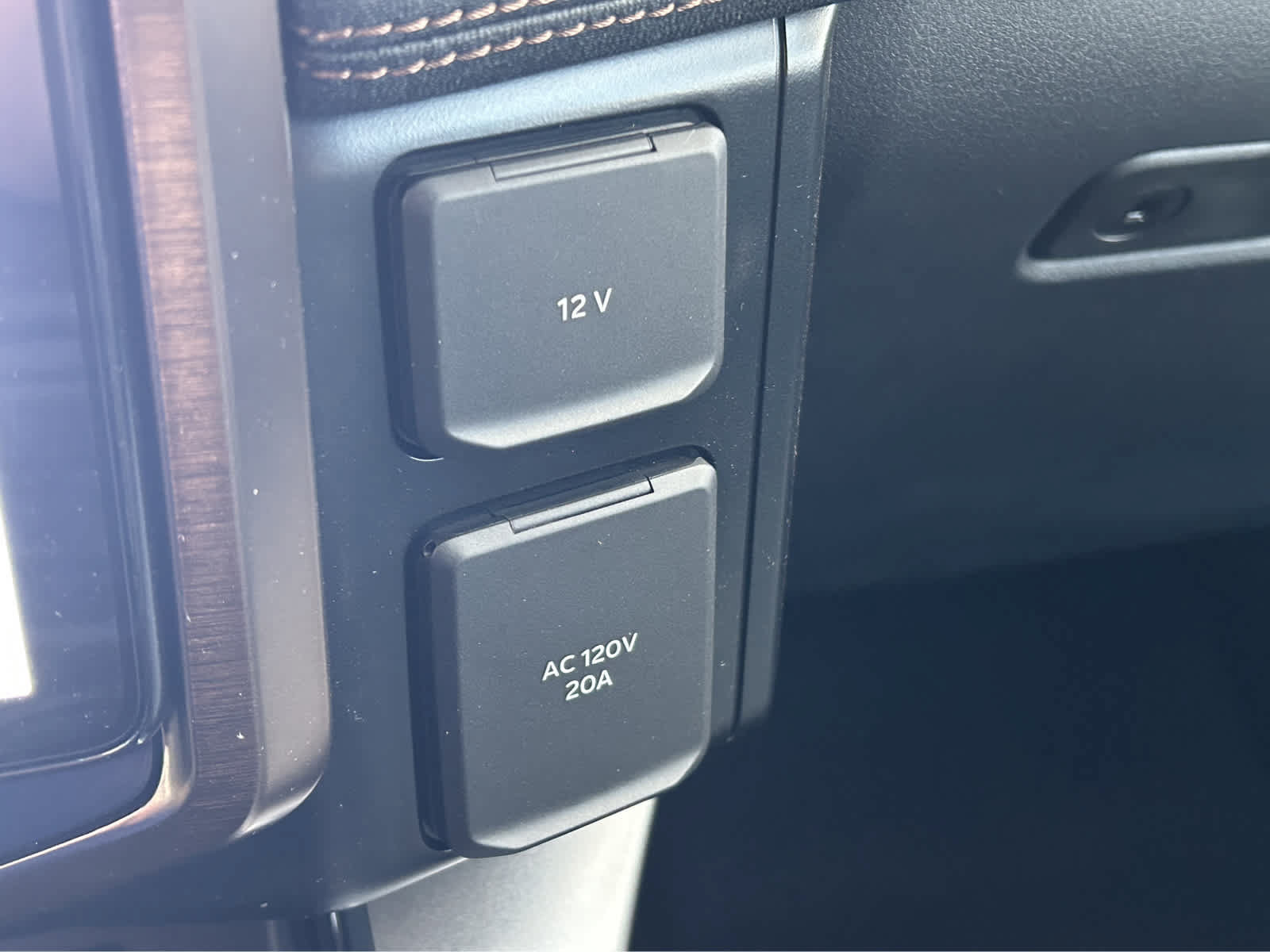 New 2023 Ford F150 Lightning Lariat AWD/4WD image 77