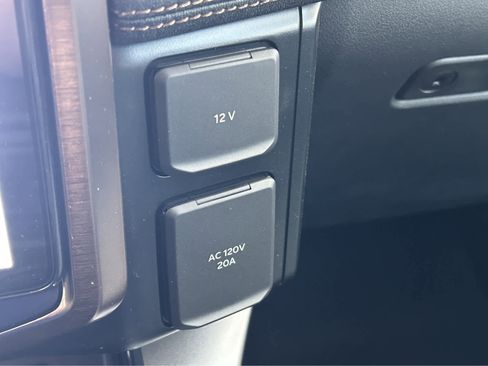 New 2023 Ford F150 Lightning Lariat image 77