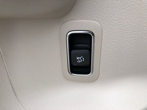 New 2026 Mercedes-Benz GLB 250 4MATIC image 13