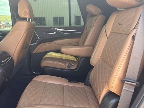 Certified 2023 Cadillac Escalade Premium Luxury w/ LPO, Radiant Package RWD image 8