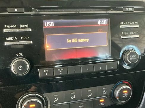 Used 2016 Nissan Rogue S FWD image 8