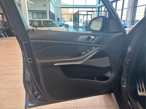 Used 2019 BMW X7 xDrive50i w/ M Sport Package image 22