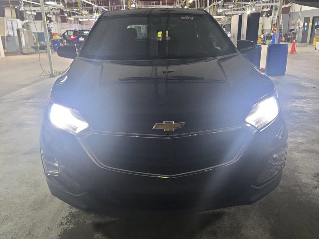 Used 2020 Chevrolet Equinox LT w/ Driver Convenience Package FWD image 2