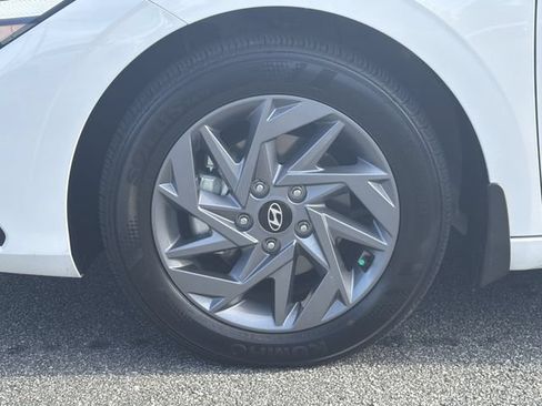 Certified 2026 Hyundai Elantra Hybrid FWD image 11