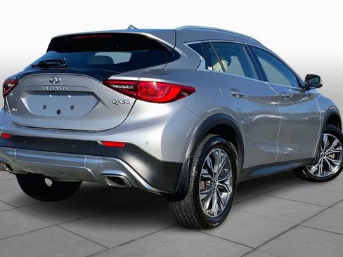 Used 2018 INFINITI QX30 Premium w/ Cargo Package image 12