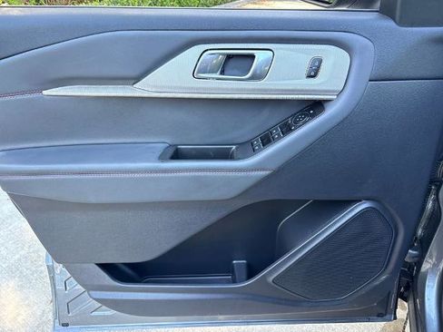 Certified 2025 Ford Explorer Active AWD/4WD image 27