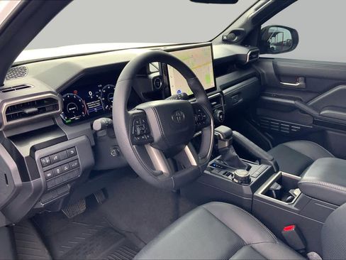 Used 2026 Toyota 4Runner Limited AWD/4WD image 18