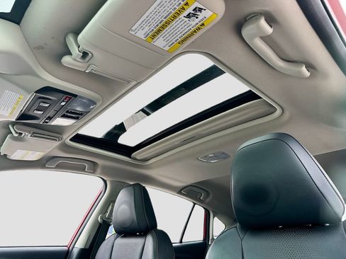 Used 2023 Subaru Crosstrek 2.5i Limited w/ Moonroof Package image 21