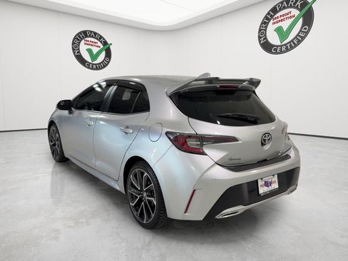 Used 2019 Toyota Corolla XSE FWD image 3