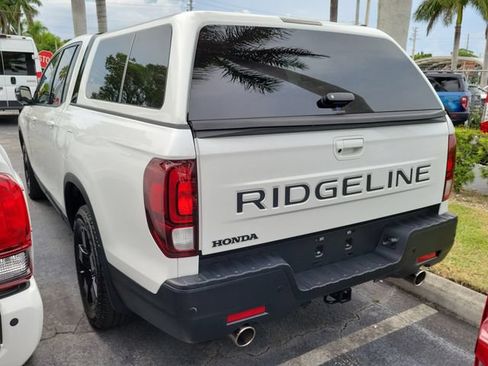 Used 2025 Honda Ridgeline Black Edition image 4