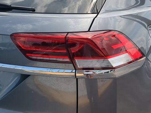 Certified 2023 Volkswagen Atlas Cross Sport SE FWD image 9