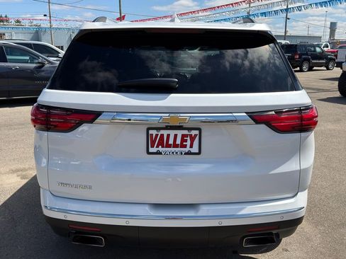 Used 2023 Chevrolet Traverse High Country FWD image 10