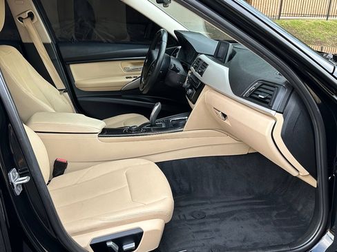 Used 2018 BMW 320i Sedan image 12